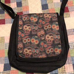 Skull crossbody Messenger bag!  New